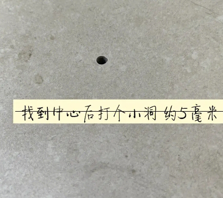 上城瓷砖空鼓维修公司专业解答在瓷砖铺贴过程中，如果砂料搅拌不均匀，将会带来以下问题